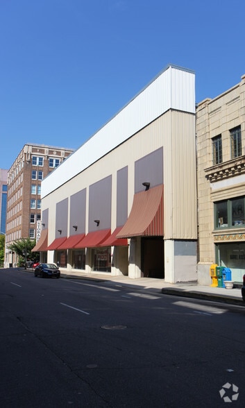 More Photos Of 100 Jefferson St, Huntsville Self Storage For Lease