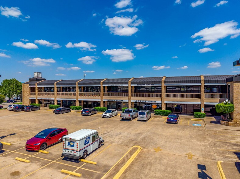 More Photos Of 5801 Curzon Ave, Fort Worth General Retail For Lease