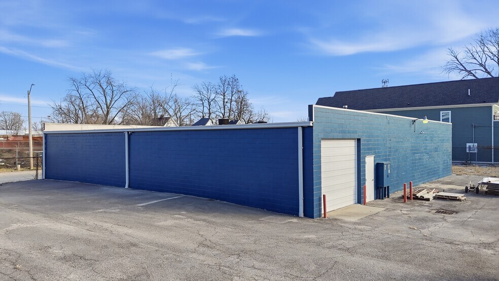 More Photos Of 1351 Deloss St, Indianapolis Manufacturing For Sale