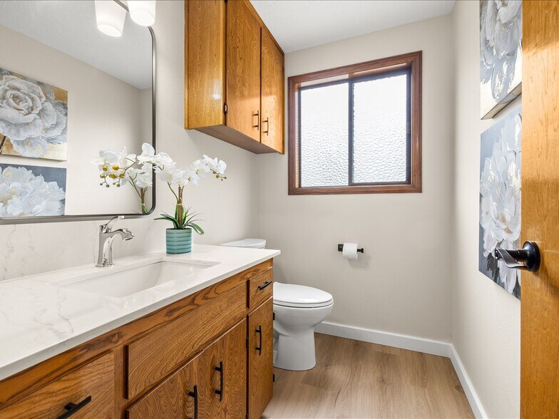 More Photos Of 115 NW Harmony Ln, Corvallis Specialty For Sale