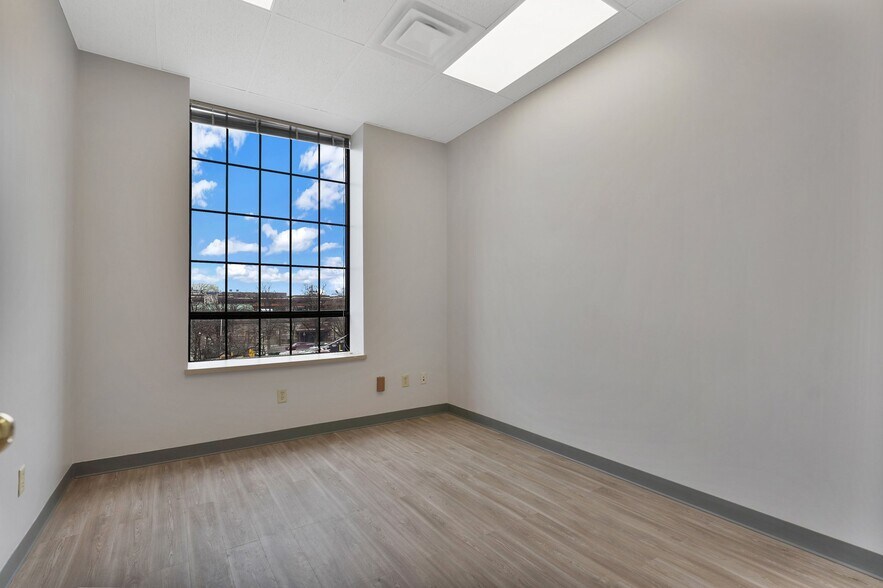 More Photos Of 51-59 Taylor St, Springfield Storefront Retail Office For Sale