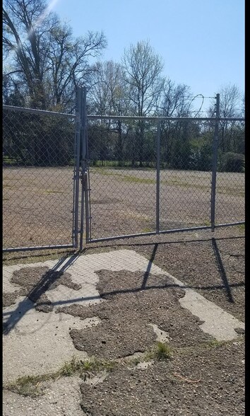 More Photos Of 1836 Mill St, Jackson Restaurant For Sale