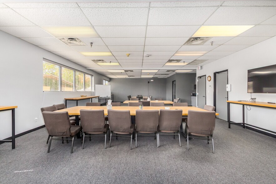 More Photos Of 655 E University Dr, Mesa Schools For Sale