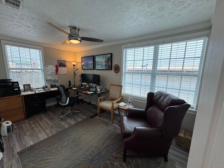 More Photos Of 3707 W 23rd St, Panama City Office For Sale