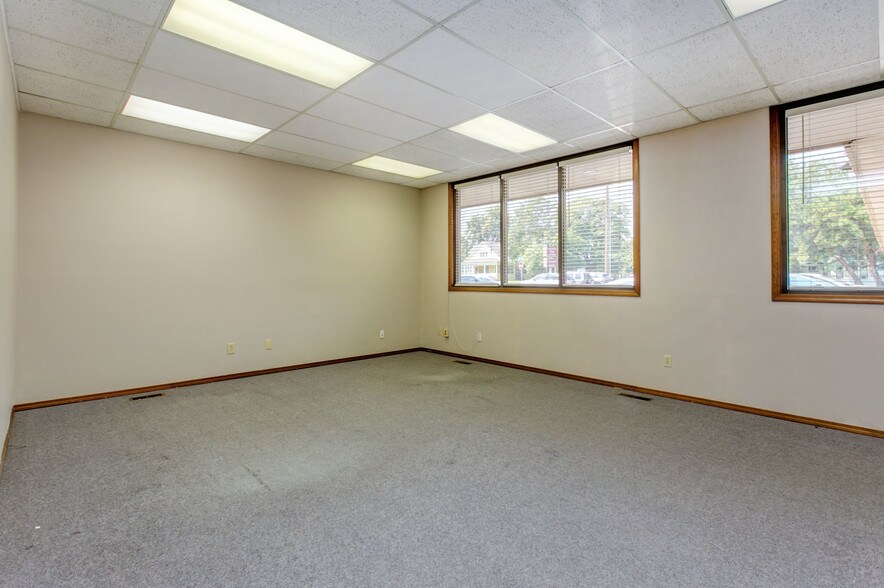 More Photos Of 100 N Fruitland St, Kennewick Office For Lease