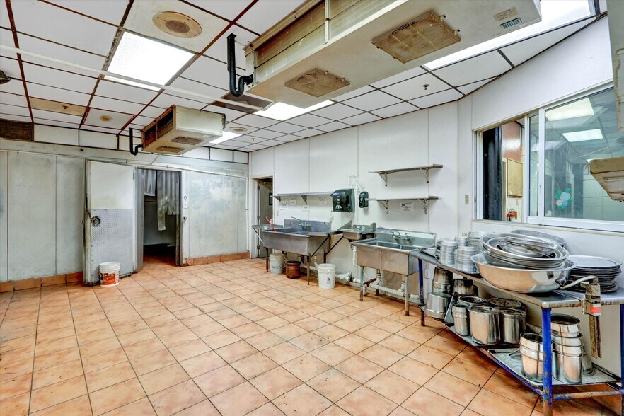 More Photos Of 862 Lafayette St, Cape Coral Restaurant For Sale