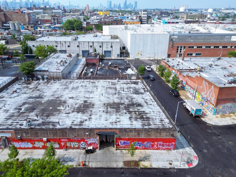 More Photos Of 275 Boerum St, Brooklyn Warehouse For Sale