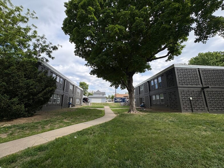 More Photos Of 3344-3348 Larimore Ave, Omaha Apartments For Sale
