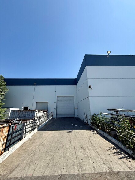 More Photos Of 6323-6421 E Alondra Blvd, Paramount Warehouse For Lease