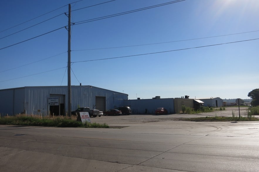 More Photos Of 2301 Bridgeport Dr, Sioux City Manufacturing For Lease