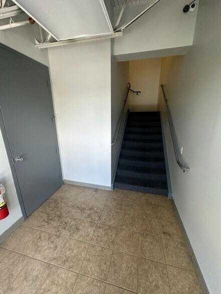 More Photos Of 1200 S Rogers Cir, Boca Raton Warehouse For Lease