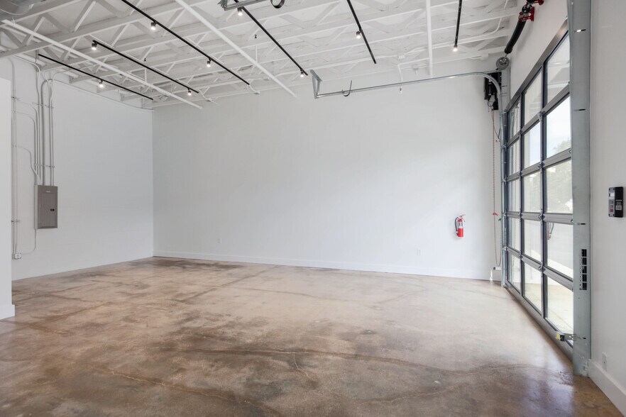 More Photos Of 5602 Clay Ave, Austin Loft Creative Space For Lease