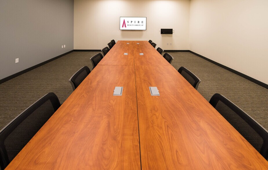 More Photos Of 300 Throckmorton St, Fort Worth Office For Sale