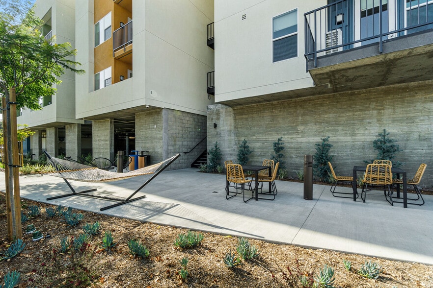 More Photos Of 1559 N Santa Fe Ave, Vista Apartments For Sale