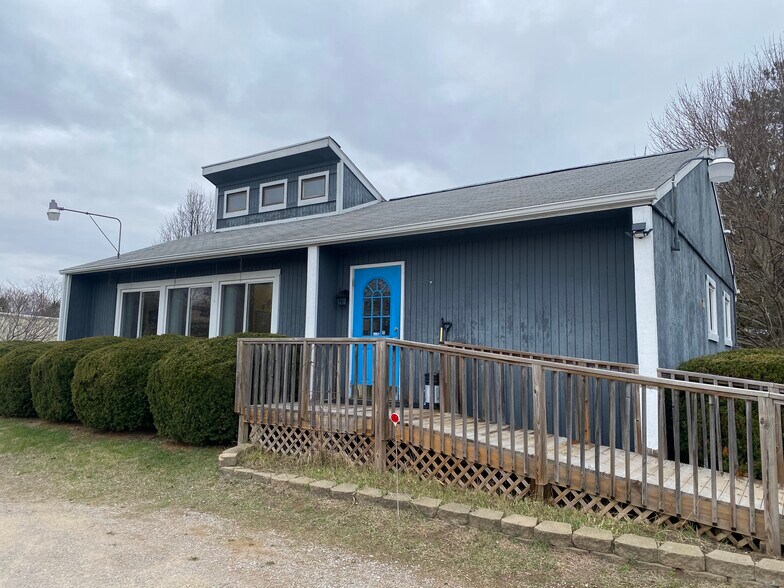 Primary Photo Of 8009 N McKinley Rd, Flushing General Retail For Sale