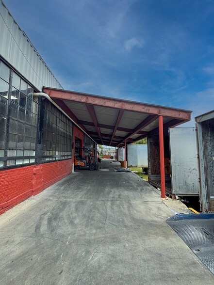 Primary Photo Of 6225 State Rd, Philadelphia Warehouse For Lease