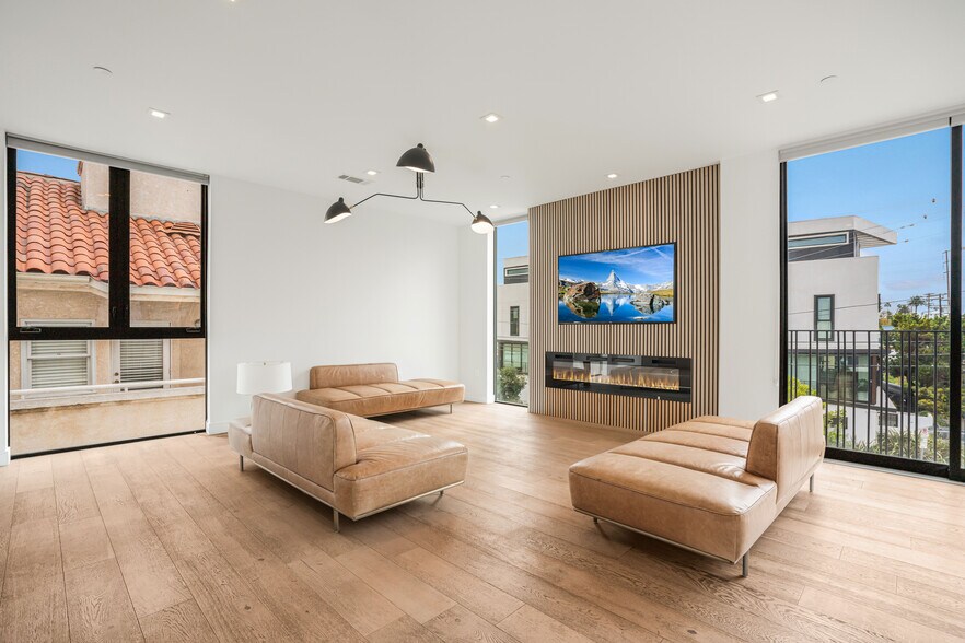 More Photos Of 2432 Penmar Ave, Venice Apartments For Sale