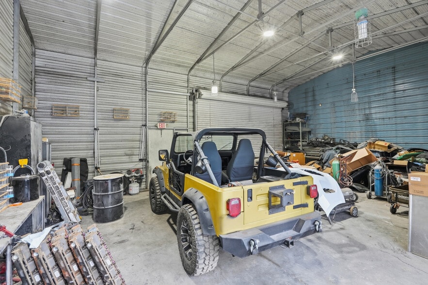 More Photos Of 6512 Old Cheney Hwy, Orlando Industrial For Sale