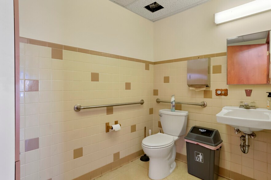 More Photos Of 1770 E 69th Ave, Denver Warehouse For Sale