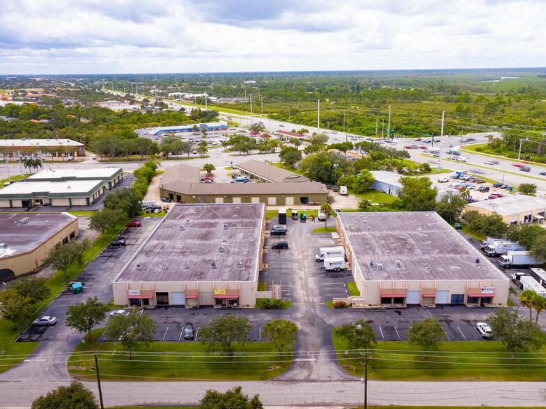 More Photos Of 1360-1396 SE Huffman Rd, Port Saint Lucie Warehouse For Lease