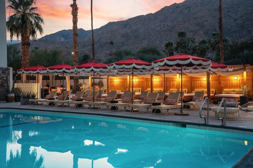 More Photos Of 1700 S Palm Canyon Dr, Palm Springs Hotel For Sale