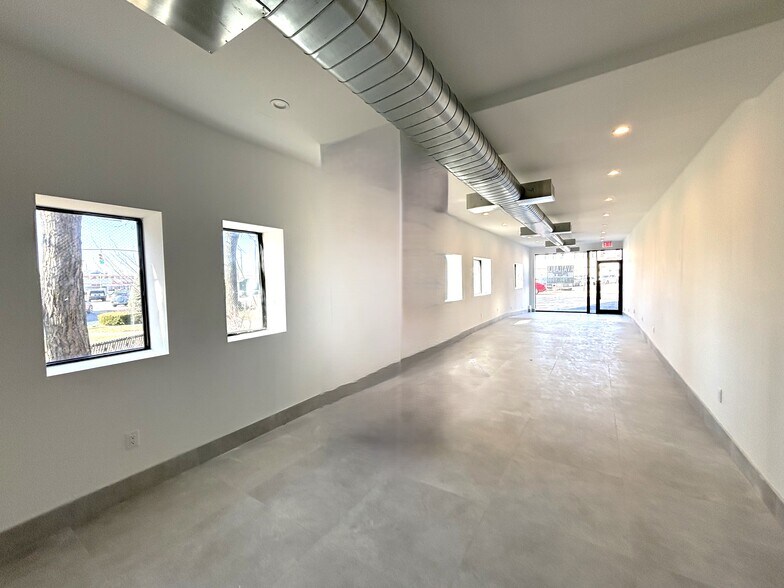 More Photos Of 200 Merrick Rd, Rockville Centre Storefront Retail Residential For Lease