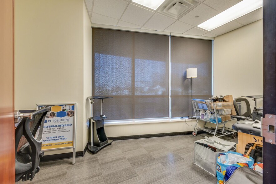 More Photos Of 400-444 Clinchfield St, Kingsport Medical For Sale