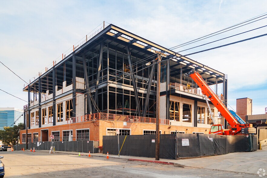 More Photos Of 136-142 Oregon St, El Segundo Research And Development For Lease