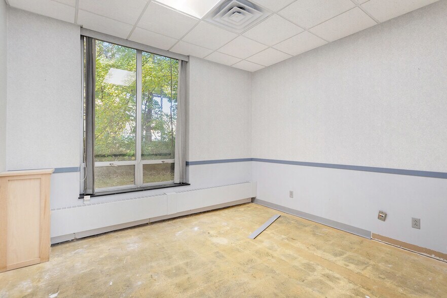 More Photos Of 500 W Crosstown Pky, Kalamazoo Medical For Sale