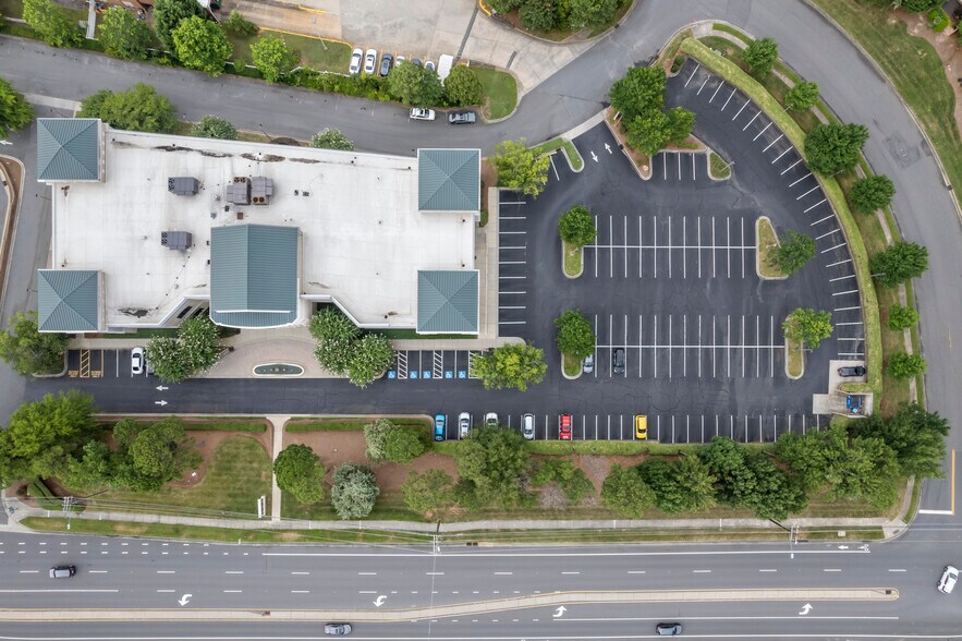 More Photos Of 11220 Elm Ln, Charlotte Office For Lease
