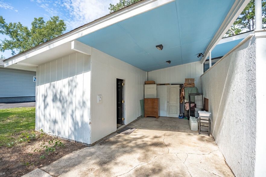 More Photos Of 128 Latonea Dr, Columbia Office Residential For Sale