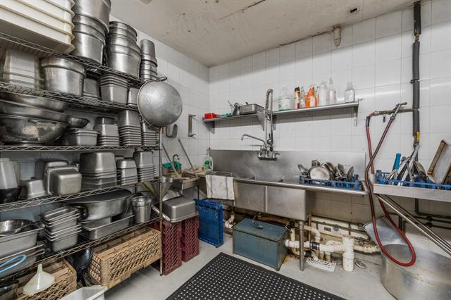 More Photos Of 31 Cottage St, Bayonne Restaurant For Sale