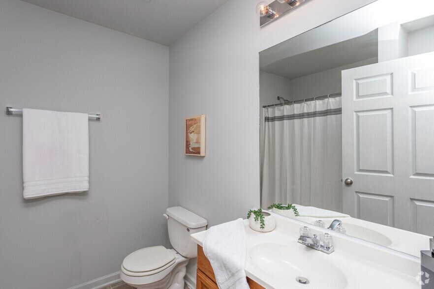 More Photos Of 102 University Dr, Carrollton Apartments For Sale