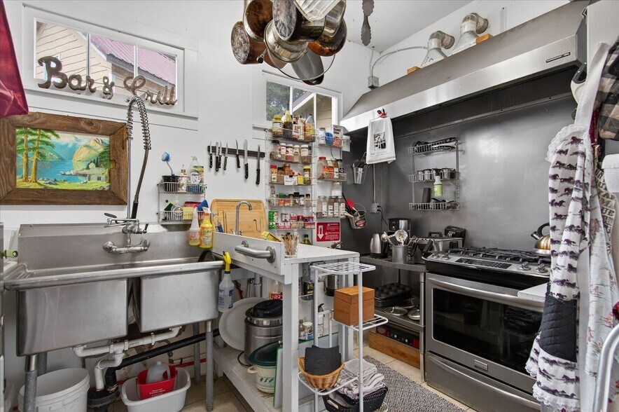 More Photos Of 8 Fairgrounds Rd, Skamokawa Restaurant For Sale