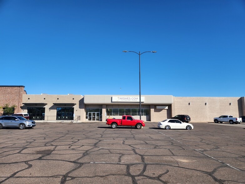 More Photos Of 3216 E Cactus Rd, Phoenix Freestanding For Sale