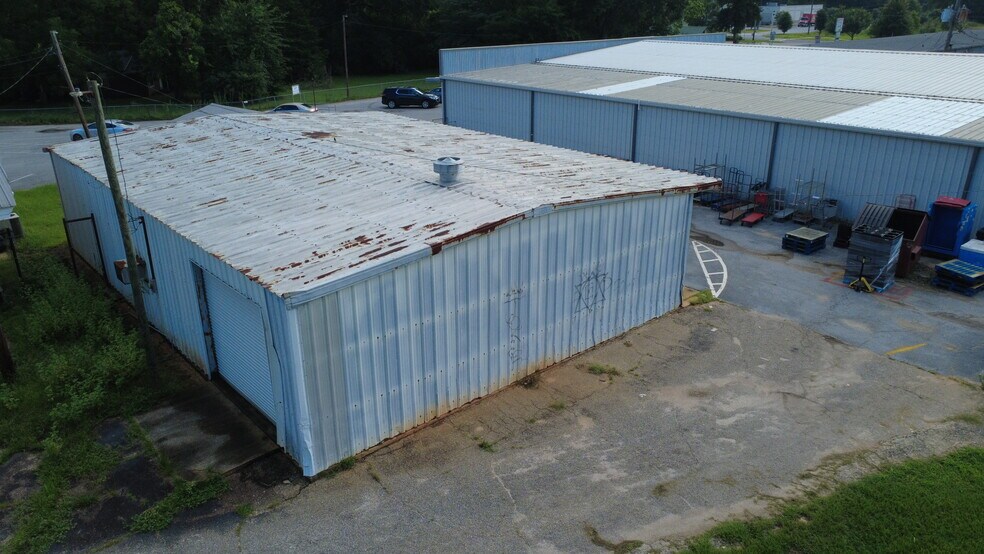 More Photos Of 3873 Commerce st, Jay General Retail For Sale