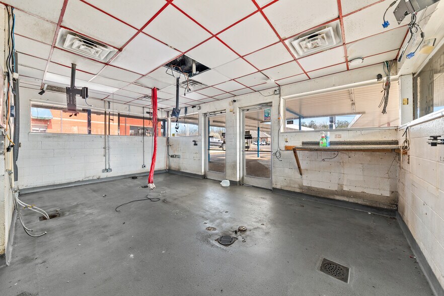 More Photos Of 435 E Main St, Hohenwald Fast Food For Sale