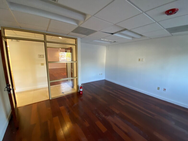 More Photos Of 425 N Federal Hwy, Hallandale Beach Medical For Lease