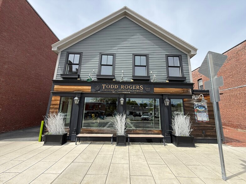 Primary Photo Of 18 Park St, Andover Bar For Lease