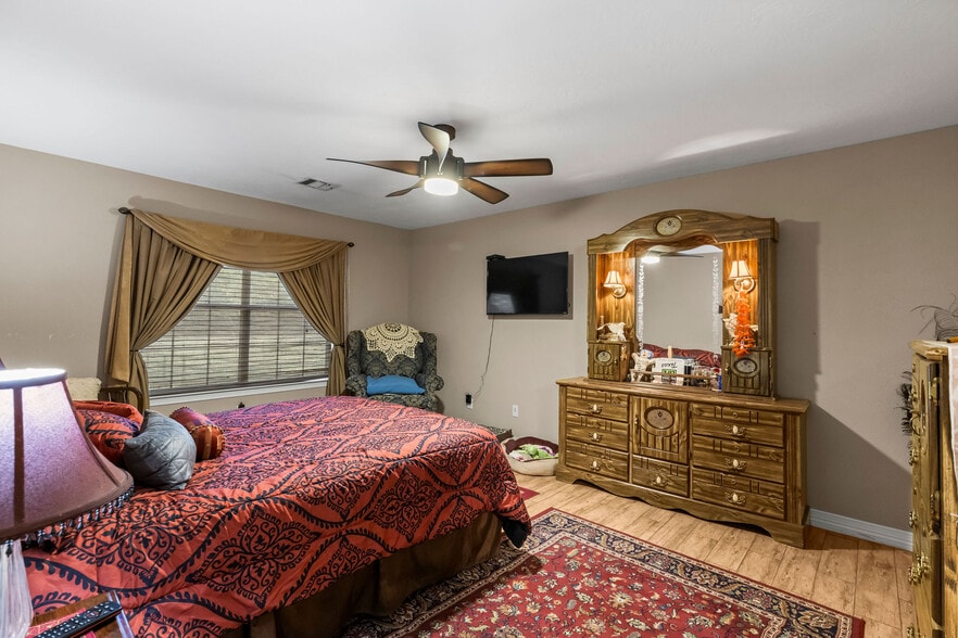 More Photos Of 19094 FM 2854 Rd, Montgomery Office Residential For Sale