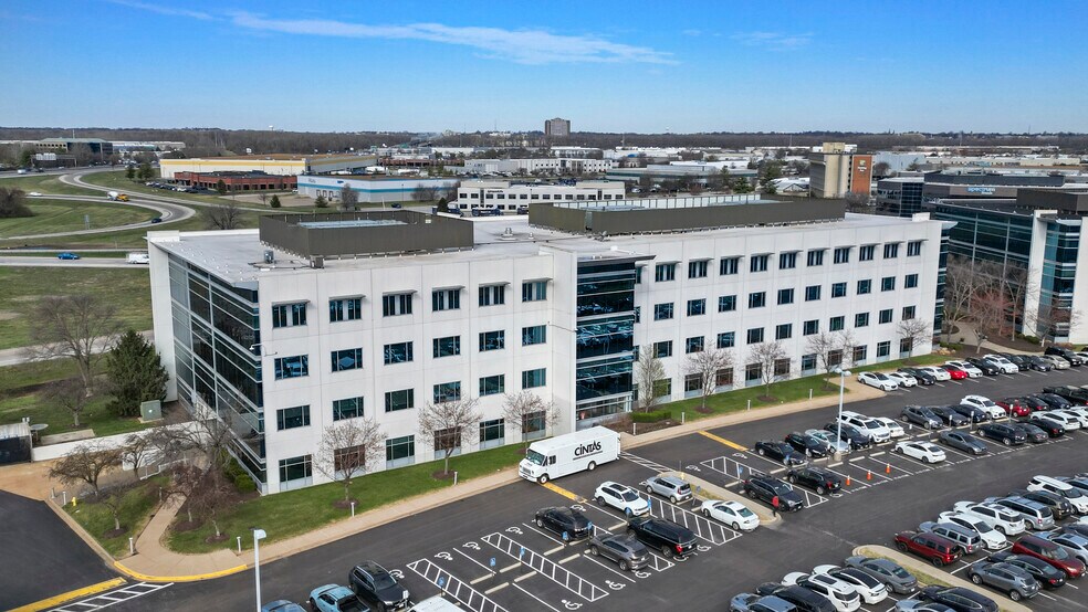 Primary Photo Of 111 Corporate Office Dr, Earth City Office For Lease