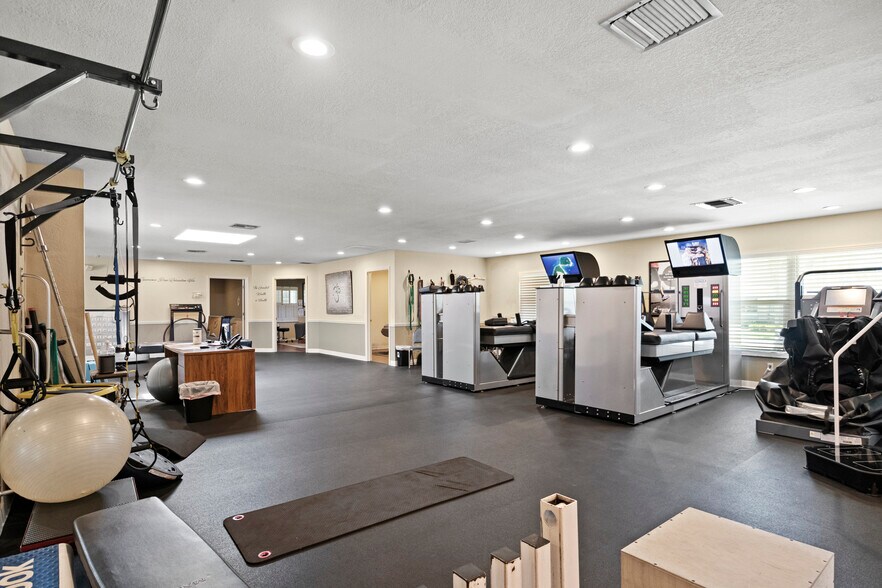 More Photos Of 1700 Dr. Martin Luther King, Jr. St N, Saint Petersburg Medical For Sale