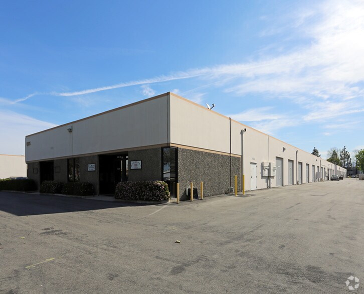 More Photos Of 634 N Poplar St, Orange Unknown For Lease