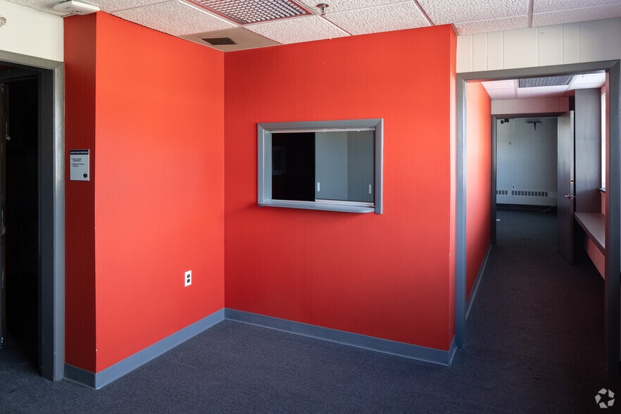 More Photos Of 160 Belmont Ave, Garfield Manufacturing For Sale