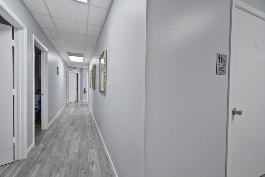 More Photos Of , Jacksonville Office For Sale