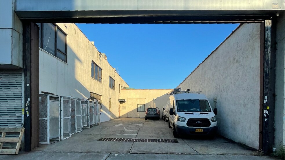 More Photos Of 4315 36th St, Long Island City Industrial For Lease