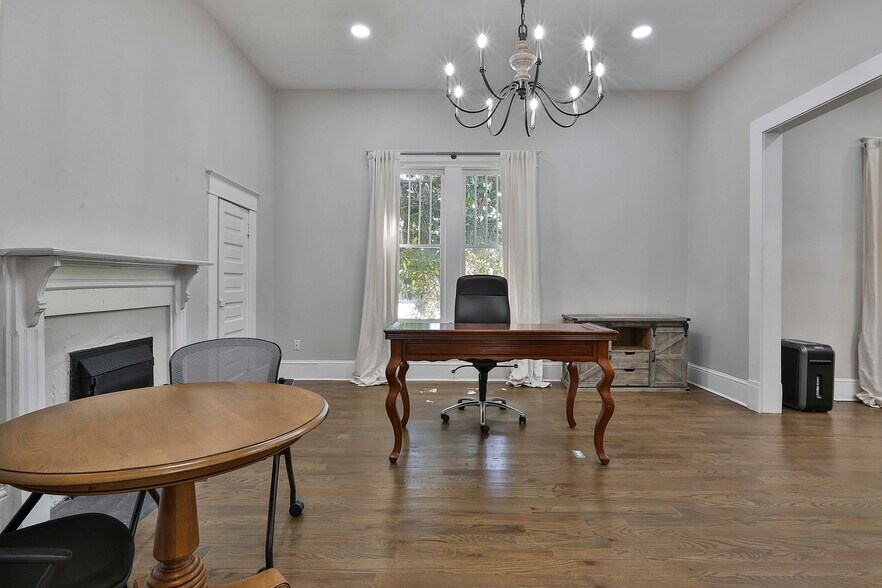 More Photos Of 53 Washington St, Fairburn Office For Sale