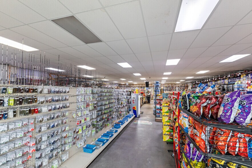 More Photos Of 8101 Freeport Blvd, Sacramento Storefront For Sale