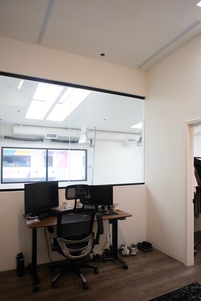 More Photos Of 1633-1639 Electric Ave, Venice Light Manufacturing For Lease