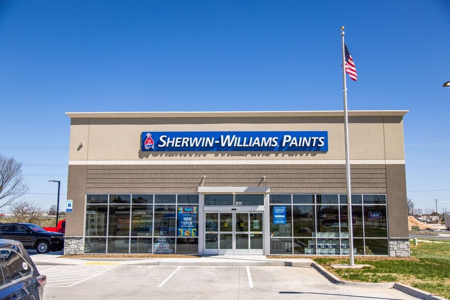 Primary Photo Of 211 Simon Sager Ave, Siloam Springs Freestanding For Sale